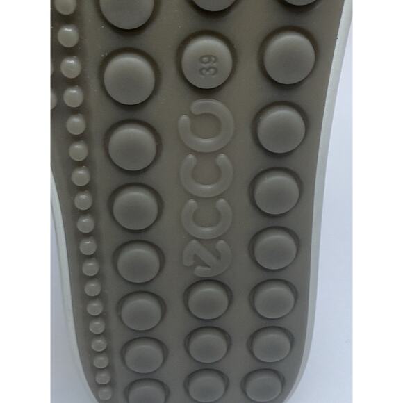 ECCO Soft 7 Ankle Bootie Womens 8 Grey Nubuck Leather Side Zip Sneaker Style - Picture 9 of 10